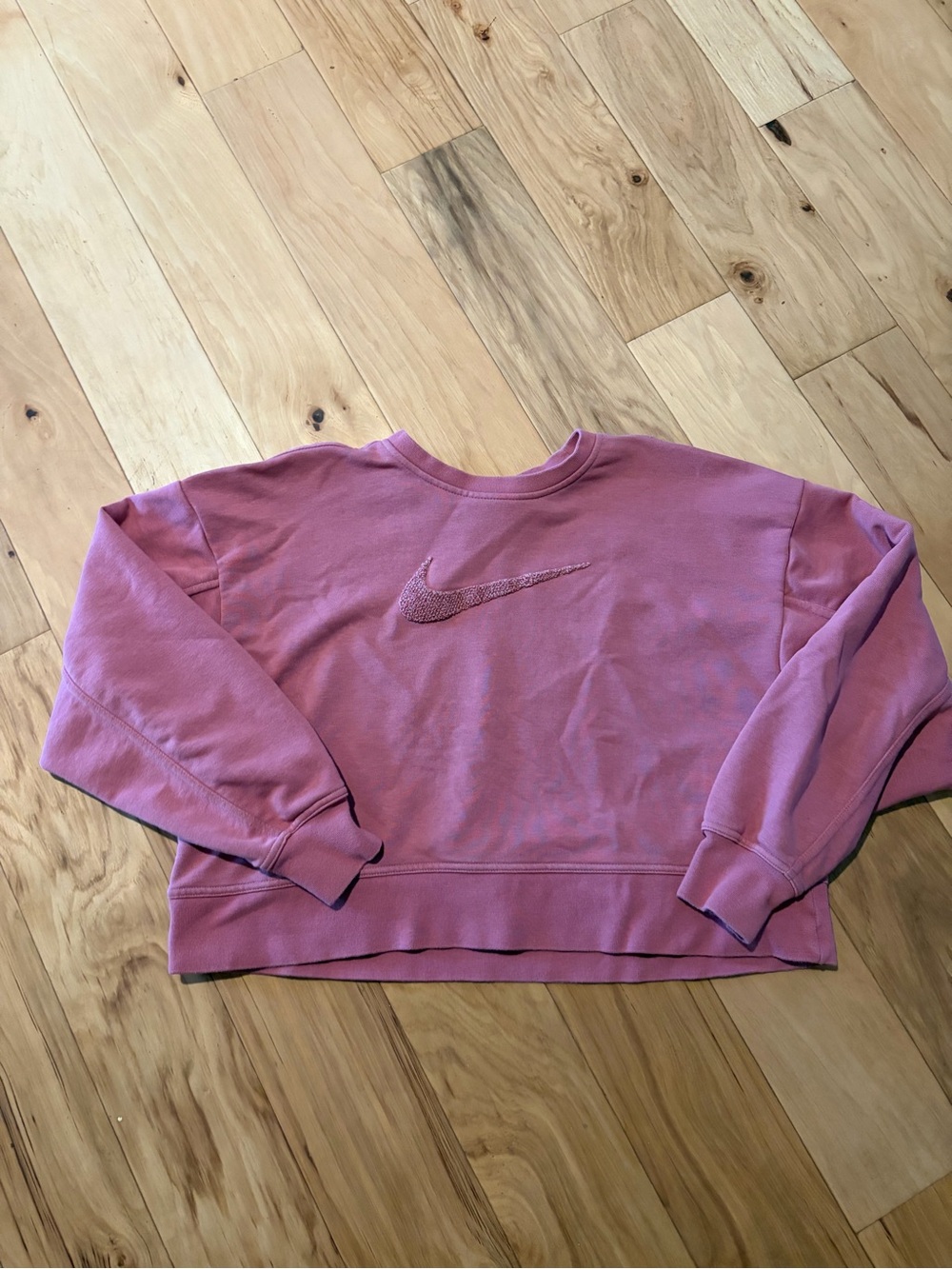 Nike Women's Dusty Pink Embroidered Swoosh Cropped Crew Sweatshirt